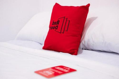 Hotel Reddoorz Near Rs Usu Medan 3