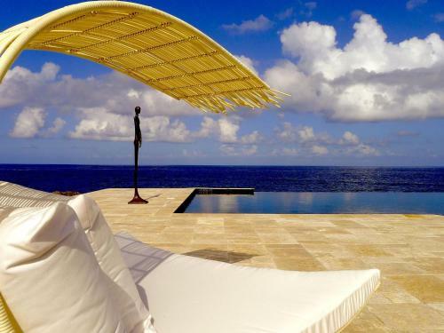 Trident Hotel