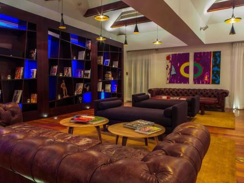 Trident Hotel