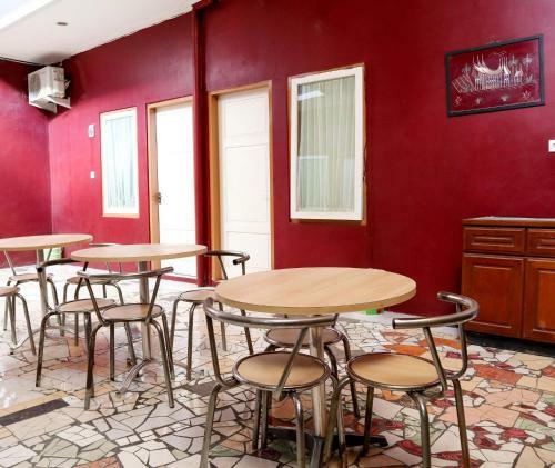 Hotel Spot On 2182 Al-ghani 2
