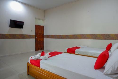 Hostal Reddoorz Plus @ Alam Raya Hotel
