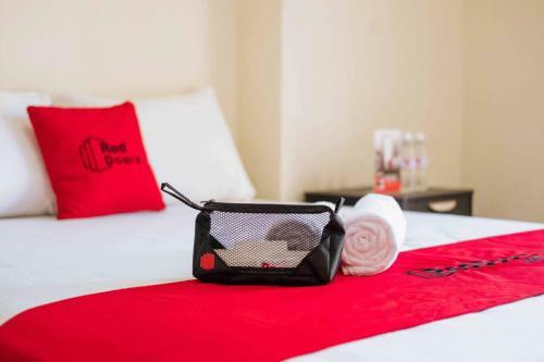 Hotel Reddoorz @ Paus Raya