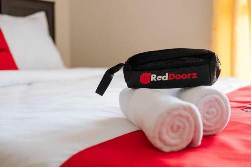 Hotel Reddoorz @ Paus Raya