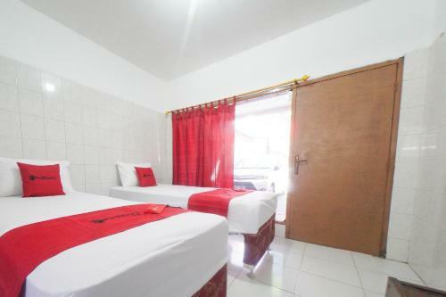 Hotel Reddoorz @ Tretes 2