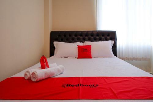 Hostal Reddoorz Near Millenium Waterpark Palu