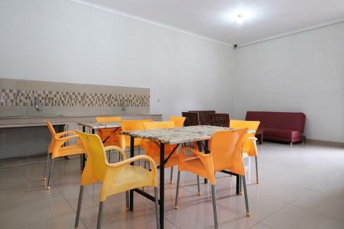Hotel Oyo 2231 D'kost