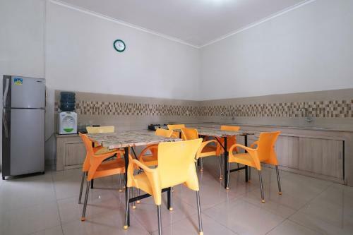Hotel Oyo 2231 D'kost