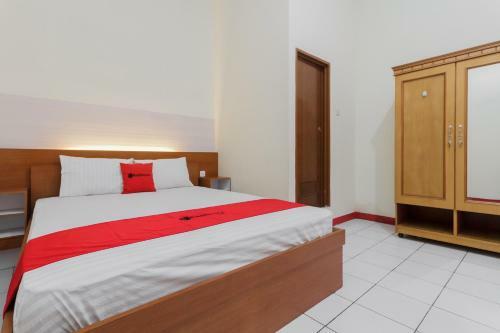 Hostal Koolkost Syariah Near Ayani Mega Mall Pontianak