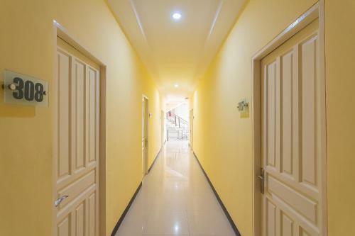 Hostal Reddoorz @ H. Agus Salim Street