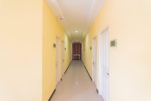 Hostal Reddoorz @ H. Agus Salim Street