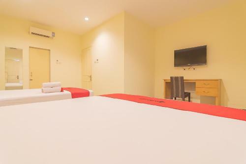 Hostal Reddoorz @ H. Agus Salim Street