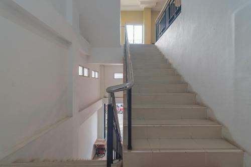 Hostal Reddoorz @ H. Agus Salim Street