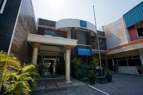 Oyo 1652 Hotel Tampiarto