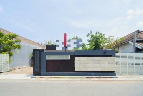 Hotel Oyo 1909 Edelweiss Residence Syariah