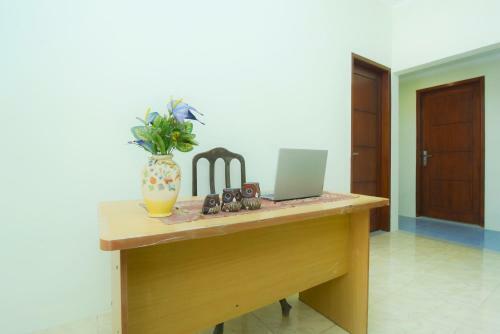 Hotel Oyo 1909 Edelweiss Residence Syariah
