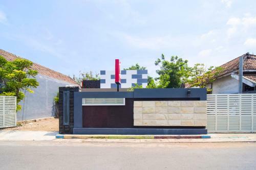Hotel Oyo 1909 Edelweiss Residence Syariah