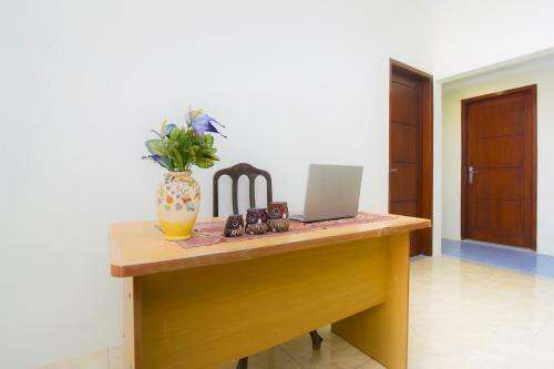 Hotel Oyo 1909 Edelweiss Residence Syariah