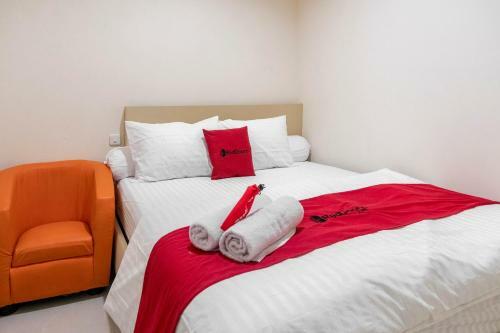 Hostal Reddoorz Plus Near Millenium Ict Centre Medan 2
