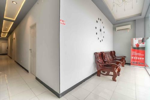 Hostal Reddoorz Plus Near Millenium Ict Centre Medan 2
