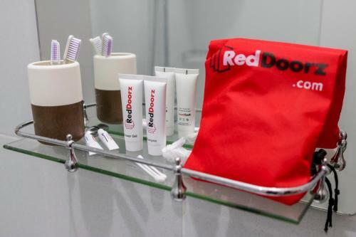 Hotel Reddoorz Near Jl. Kapten Sumarsono