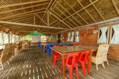 Hostal Reddoorz Syariah @ Sumur Tiga Beach Sabang
