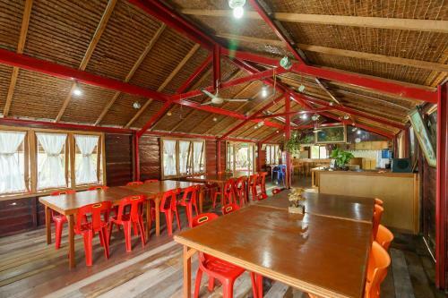 Hostal Reddoorz Syariah @ Sumur Tiga Beach Sabang