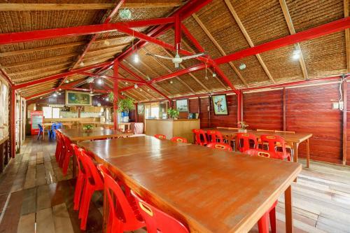 Hostal Reddoorz Syariah @ Sumur Tiga Beach Sabang