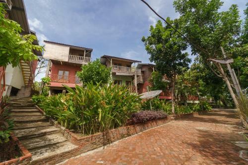 Hostal Reddoorz Syariah @ Sumur Tiga Beach Sabang