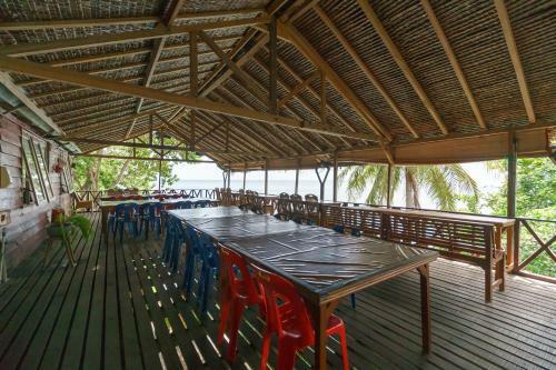 Hostal Reddoorz Syariah @ Sumur Tiga Beach Sabang