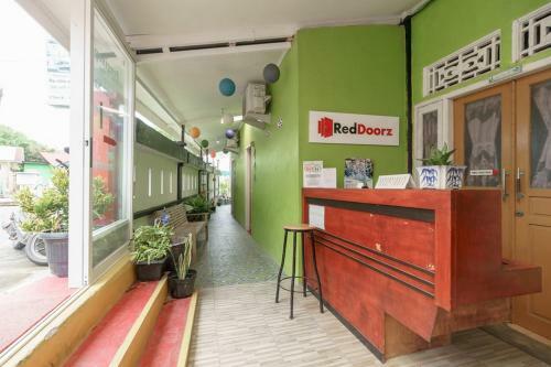 Hostal Reddoorz Syariah Near Paradiso Beach Sabang