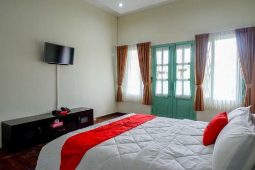 Hostal Reddoorz Plus Near Unsoed Purwokerto