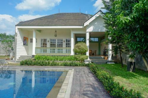 Hostal Reddoorz Plus Near Unsoed Purwokerto