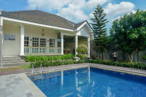 Hostal Reddoorz Plus Near Unsoed Purwokerto