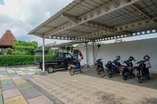Hostal Reddoorz Plus Near Unsoed Purwokerto