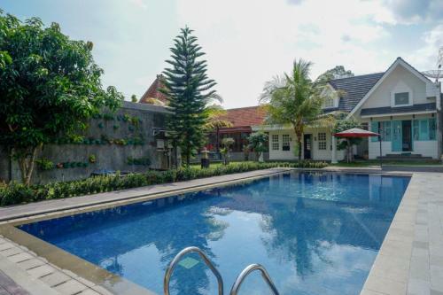 Hostal Reddoorz Plus Near Unsoed Purwokerto