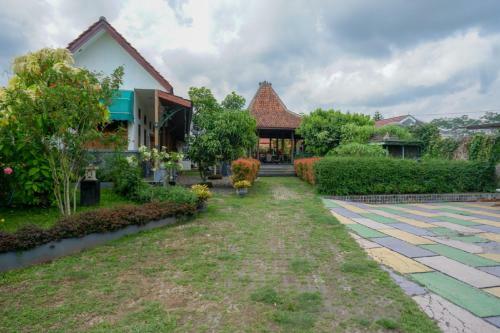 Hostal Reddoorz Plus Near Unsoed Purwokerto