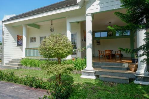 Hostal Reddoorz Plus Near Unsoed Purwokerto