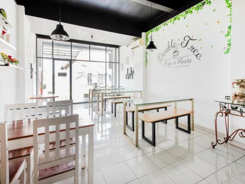 Hotel Oyo 3746 Double Tree Guesthouse