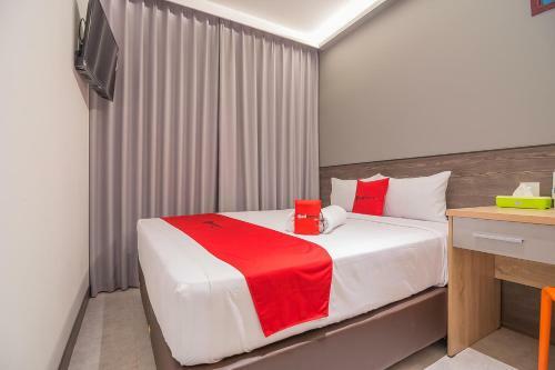 Hostal Reddoorz Near Taman Rejomulyo