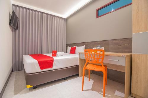 Hostal Reddoorz Near Taman Rejomulyo