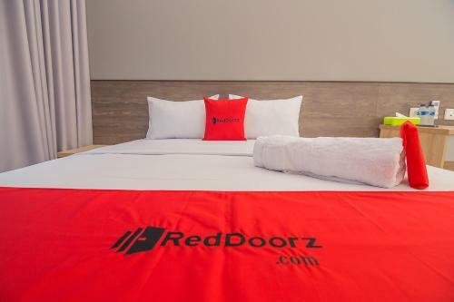 Hostal Reddoorz Near Taman Rejomulyo