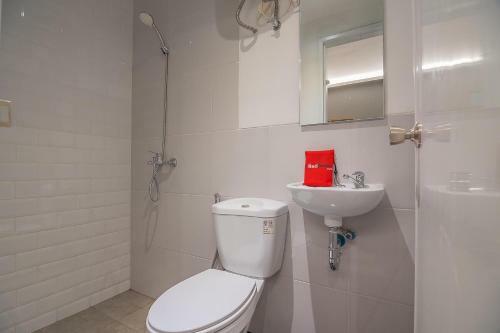 Hostal Reddoorz Near Taman Rejomulyo