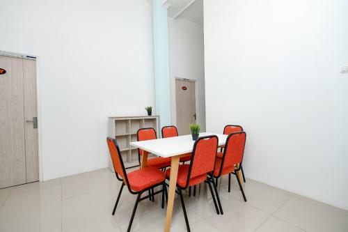 Hotel Oyo 2782 Puspa Residence