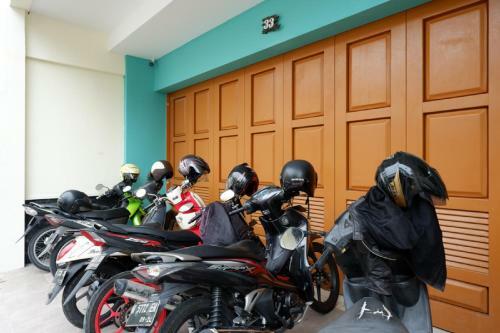 Hostal Reddoorz Hostel Near Kota Lama Semarang
