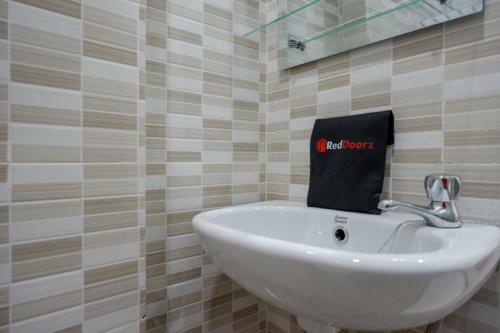 Hostal Reddoorz Hostel Near Kota Lama Semarang