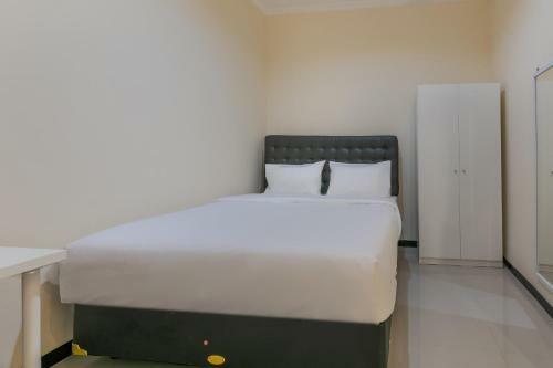 Hotel Oyo 3930 Griya Loka Syariah