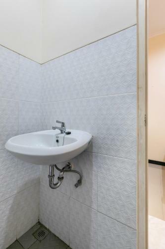 Hotel Oyo 3930 Griya Loka Syariah