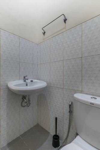 Hotel Oyo 3930 Griya Loka Syariah
