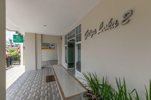 Hotel Oyo 3930 Griya Loka Syariah