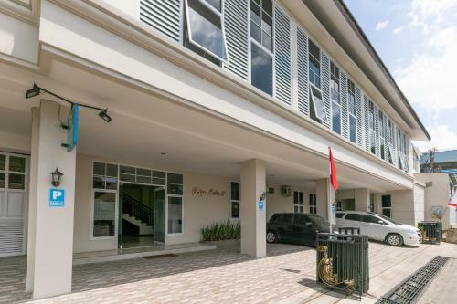 Hotel Oyo 3930 Griya Loka Syariah